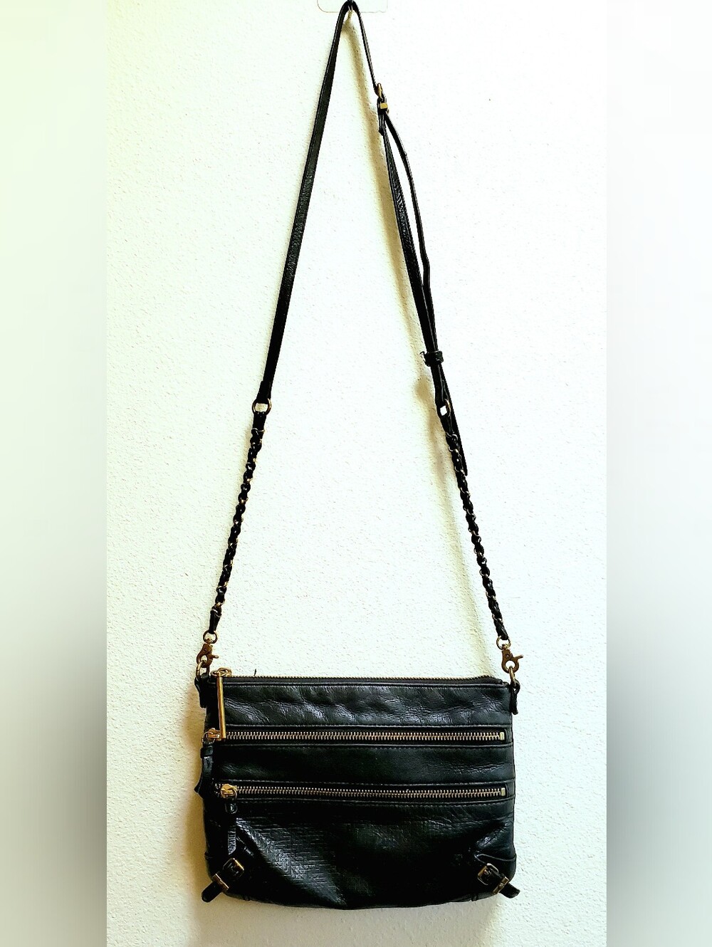 Sleek Black Leather Crossbody with Chain-Trim Strap